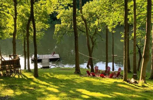 Cadiz House | Beautiful Waterfront with Dock Firepit Hot tub