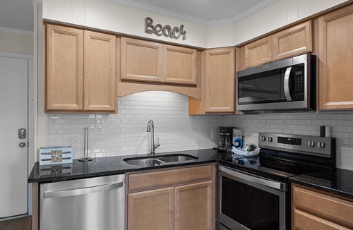 Morehead City Condo | Beautifully remodeled oceanfront condo with lovely views, pool access & W/D