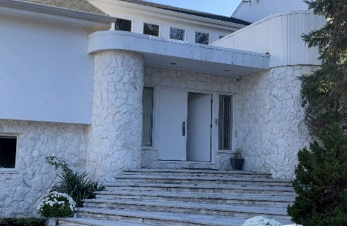 Muttontown House | BEDI MANSION - A FAMILY GETAWAY - RETREATS - FILL WITH LOTS OF SUN AND POOL Time