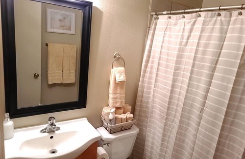West Old Town Apartment | Bella Beige, 2 QB, 1 BA, WIFI, Near Old Town