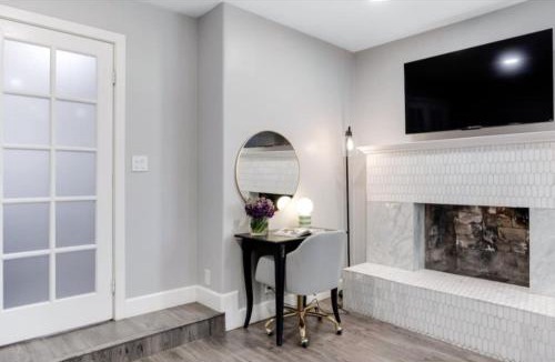 Grant Hill Villa | Bella Casa I Pool with Spa Minutes to Downtown and Beaches