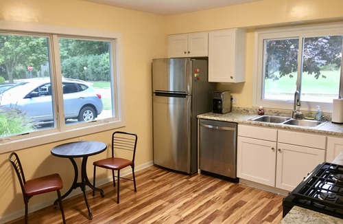 South Haven House | Best Coast Cottage - Just a block and a half to the beach!