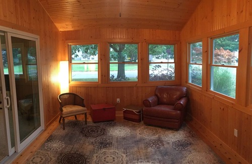 South Haven House | Best Coast Cottage - Just a block and a half to the beach!