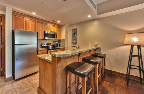 Park City Condo | Best Location, Larger Upgraded 1 Bedroom, Pool, Ski in Ski Out C104