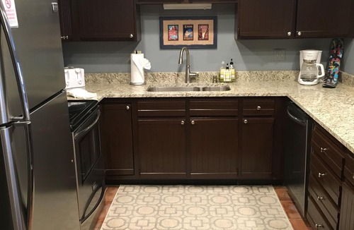 Downtown Park City Condo | BEST LOCATION Main St Town Lift Family Friendly Sleeps 6-8 Heated Pool & Hot Tub