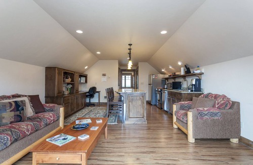 West Glacier Apartment | Best Mountain Views of Glacier Park, West Glacier! One mile from Glacier Park!
