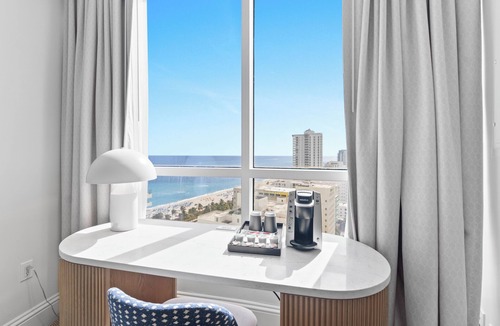 Mid Beach Condo | Best Rates! Remodeled Fontainebleau Tresor Ocean View Jr Suite with Spa Passes
