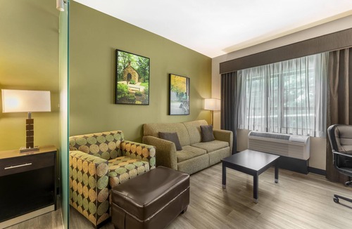 Steubenville Hotel | Best Western Plus Franciscan Square Inn and Suites