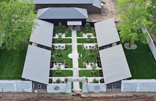 Town of Sullivan House | Big Cat Bungalows at The Haven - Tiger 4