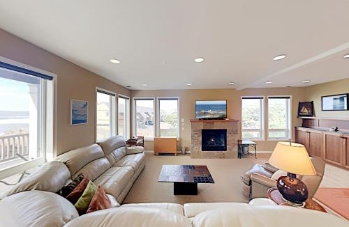 Neskowin House | Big Retreat