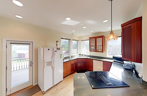 Neskowin House | Big Retreat