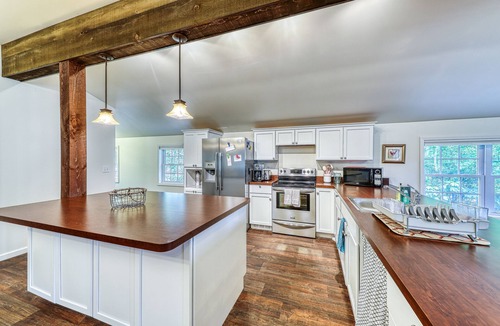 Chestertown House | Big single-level house with firepit & spacious yard - lake access nearby