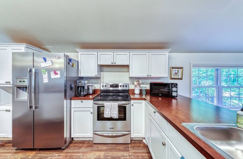 Chestertown House | Big single-level house with firepit & spacious yard - lake access nearby