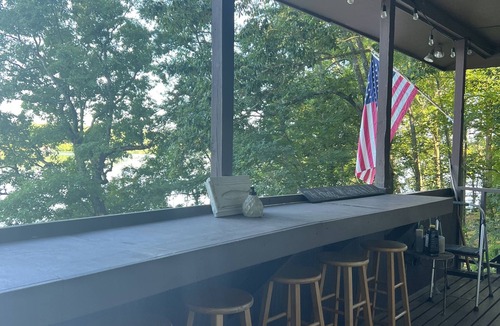 Titus House | BIG water view on beautiful Lake Jordan - Titus
