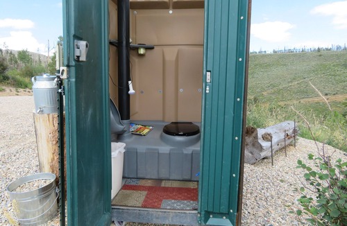 Parshall Apartment | Bills Mountain Cabin AWD, no wifi off grid log cabin, dark skies