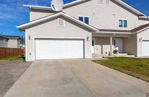 Fairbanks House | BirchHill Retreat Great Location1+Garage+Aurora