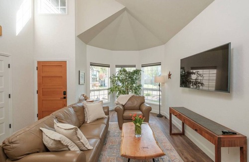 Corvallis House | Birdie Abode