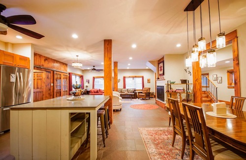 Keene House | Birdsong -spacious & welcoming- your High Peaks getaway
