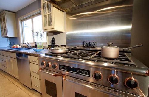Walla Walla House | Bishop House · Bishop House- In Town Pool, Great for Entertaining