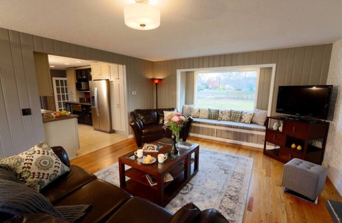 Walla Walla House | Bishop House · Bishop House- In Town Pool, Great for Entertaining