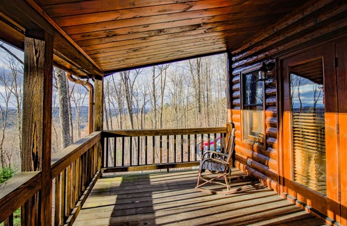 Foxfire Estates Cabin | Black Bear Lodge - First Class Mtn Top Cabin w/Hot Tub and Fantastic Views!