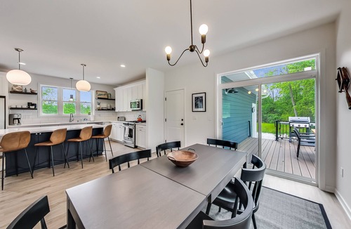 Zenda House | Black Point House, 4bd, Scenic Views, Deck, BBQ, Sleeps 10