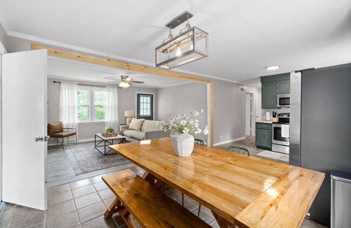 Clarksville House | Blakemore House | Sleeps 7+ | Pet-Friendly Big Yard Near Fort Campbell & Downtown