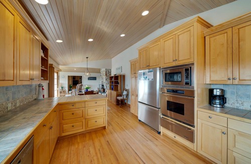Surf Pines House | Bliss:HotTub~A+OceanViews~Wildlife~FirePit~Cornhole~PingPong~Deck& Yard~DogOK~