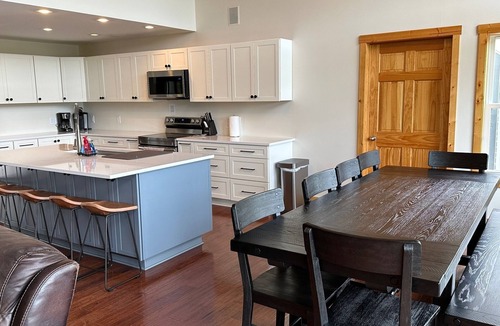 La Follette House | Blue Grotto✬6 BR-Lakefront✬WiFi✬Private Dock✬Hi-Dive✬HotTub✬Fire Pit✬Grill✬Views
