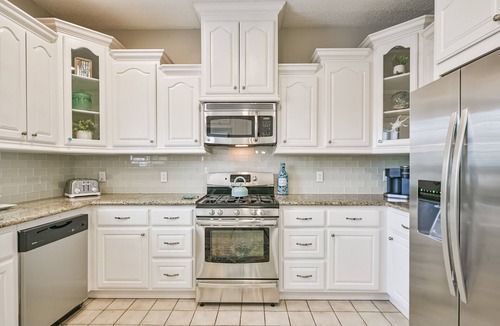 San Jacinto House | Blue Mermaid! Beautiful home 4 blocks from the beach!