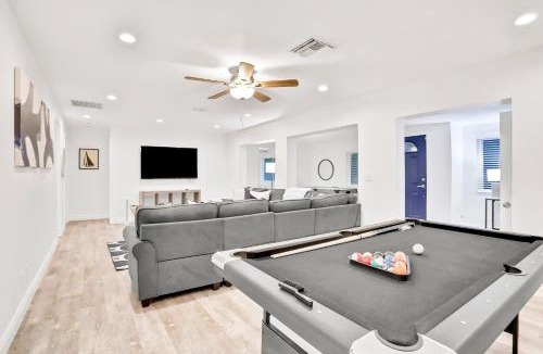Apollo Beach House | Blue on Fox Run
