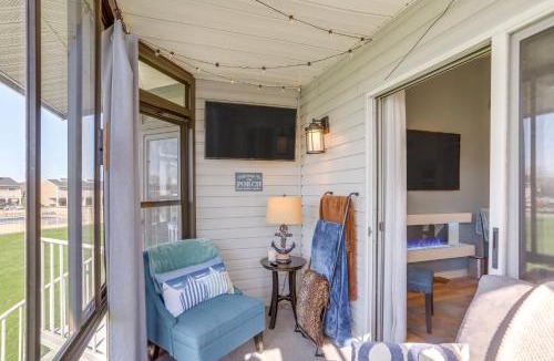 Oak Harbor Apartment | Boat Slip and Pool Access Oak Harbor Haven!