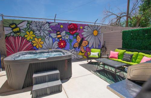 Huning Highland Historic District House | Bohemian Chic an Eclectic Escape-Hot Tub-Pet Friendly-No Pet Fees!