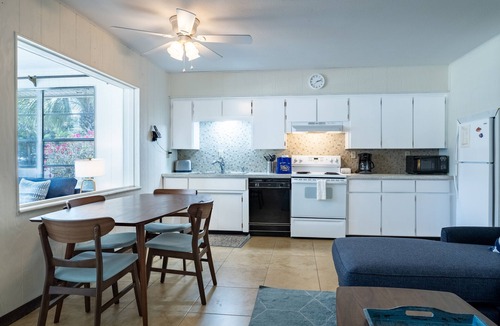 Bradenton Beach House | Bollinger Duplex B Pet Friendly 1 Bedroom One Block From Beach