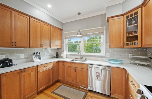 Bonnet Shores House | Bonnet Shores Beach House: Recently Renovated and Tastefully Furnished Getaway