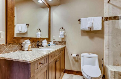 Frisco House | Boulevard Bend P1 by Book by Owner
