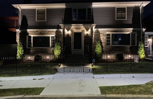 Elmhurst House | BRAND NEW 4 beds 2 baths 3 min drive to downtown