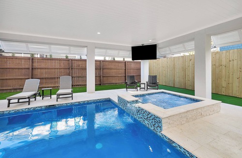 King City Cottage | BRAND NEW 6 Bed 9 Bath Luxury Beach House W/Private HEATABLE POOL Steps to Beach