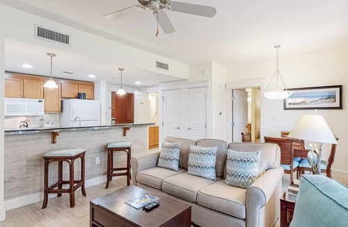 Baytowne Wharf Condo | Breezy, 1st-floor resort condo with balcony, AC, pools, tennis, & golf