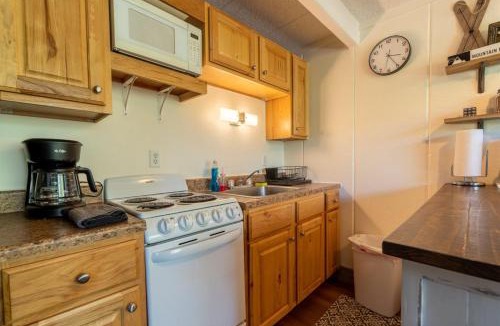 Glenwood Springs Apartment | Brettelberg Slopeside Condos F7
