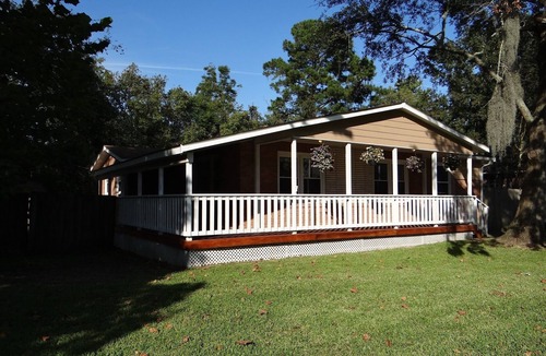 North Charleston House | Brick ranch style on large fenced lot