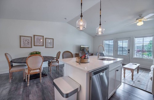 Clayton Hotel | Bridge Creek Inn
