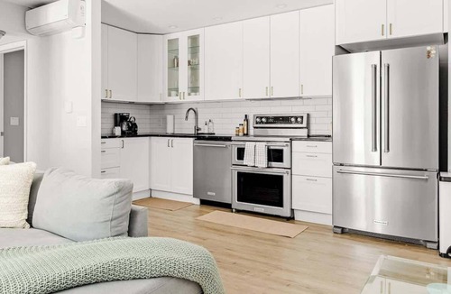 Winding Trail Condo | Bright & Modern | King Suite | Creekside Trail
