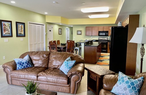 Crescent Beach Condo | Bubbles Up. Ocean View Corner Unit in Coconut Grove. North Myrtle Beach, SC