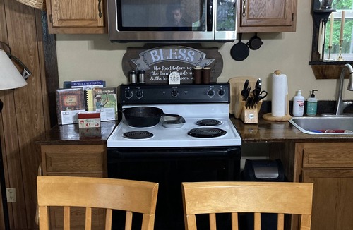 Cosby House | Bunkhouse at English Mountain-Unlimited creek access-Farm Views