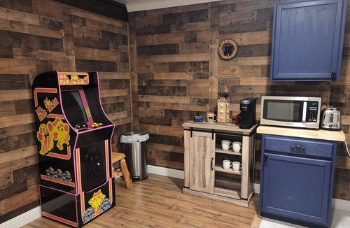 Rocky Grove Apartment | Cabin Apt 20min to Gatlinburg across from Ntl Park GameRoom+FirePit+Pet Friendly
