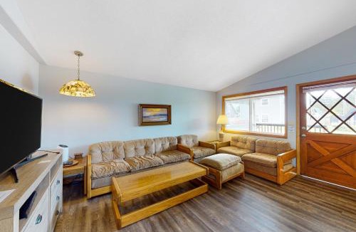 Manzanita House | Cabin at the Beach MCA 1263