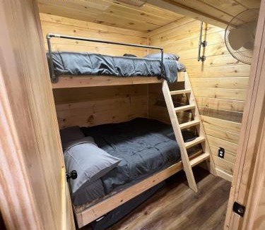 Lancaster Villa | Cabin in the treetops!