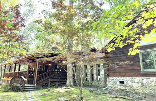 Clifftops House | Cabin Retreat in Monteagle's gated Clifftops