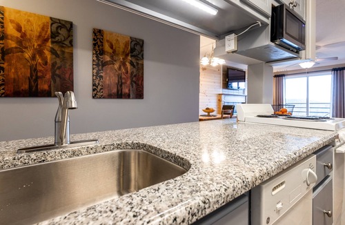 Chalet Village Condo | ⭐Cabin Style Mountaintop Views - Indoor/Outdoor Pool - HotTub - WiFi - Sleeps 6⭐